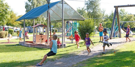 Kinderspielplatz Campingplatz, © Chiemsee Camping