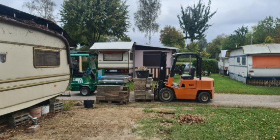 Wohnwagen abbauen, © Chiemsee Camping Rödlgries