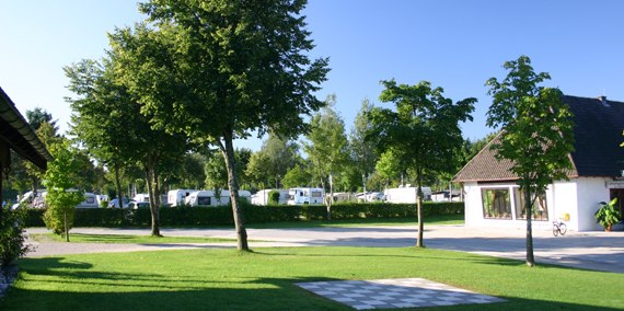 Stimmungsbild Zentrum, © Chiemsee Camping